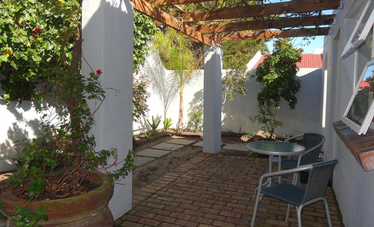 Be My Guest Lodge Bloubergstrand Exterior foto